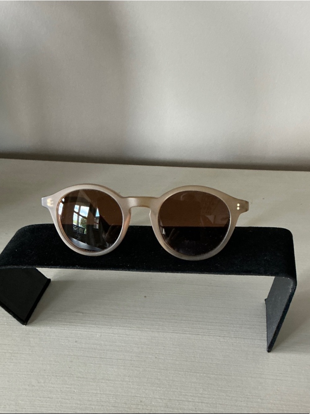 Authentic, Nifties Round Beige Sunglasses with Brown Lenses
